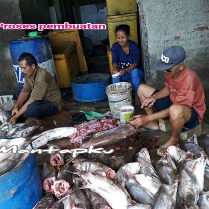 

selalu Ikan Asin Jambal Roti asli khas pangandaran