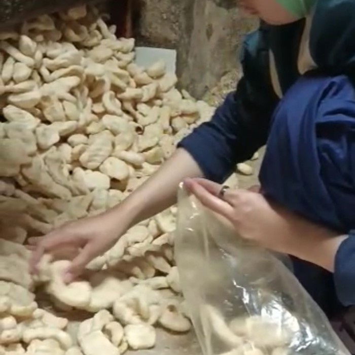 

Cuanki Lidah Isi 150Pcs