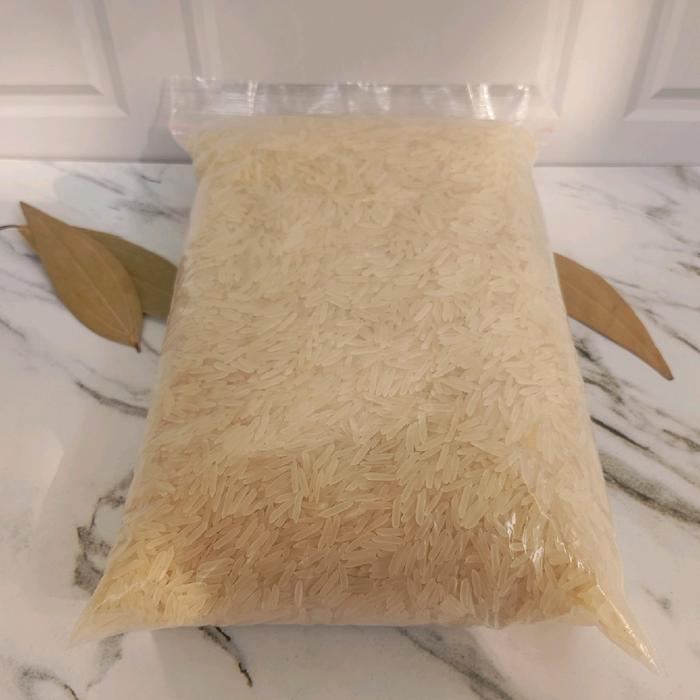 

Beras basmati 1 kg plus bumbu arabian dan rempah Rice