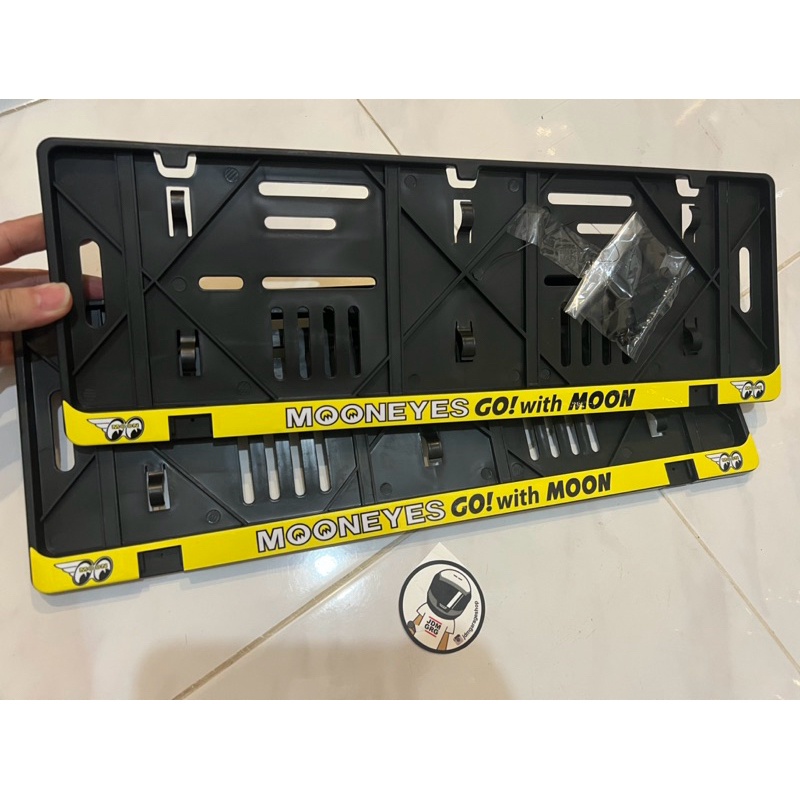 tempat bingkai plat nomor MOONEYES