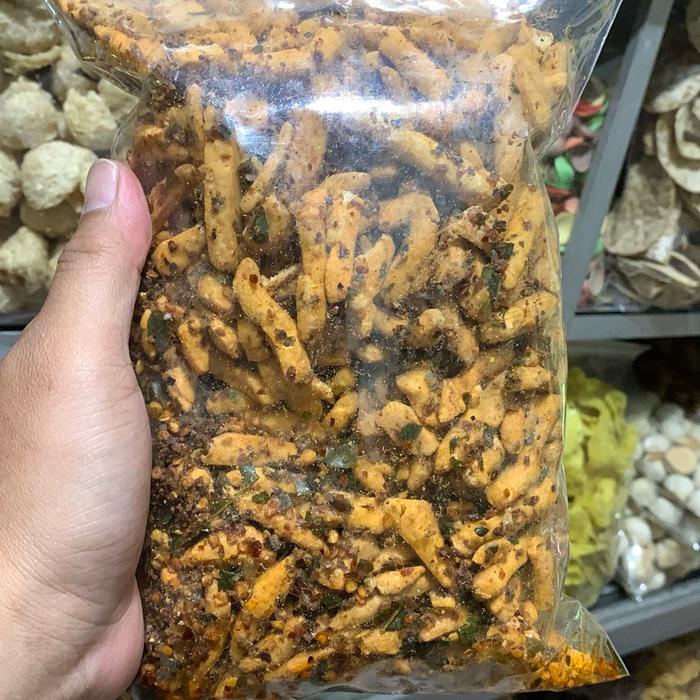 

terbaru !!! 1 kg stik basreng pedas gurih dan renyah kemasan 1 kg cemilan makanan food ready