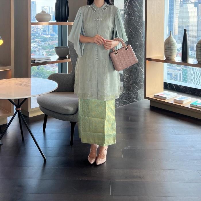 Lausboutique-Tunik Maisa Chantilly-Kebaya Modern