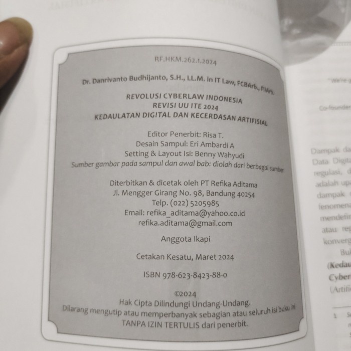 

Produk Terbaru Buku Revolusi Cyberlaw Indonesia: Revisi Uu Ite 2024 Kedaulatan Packing Aman