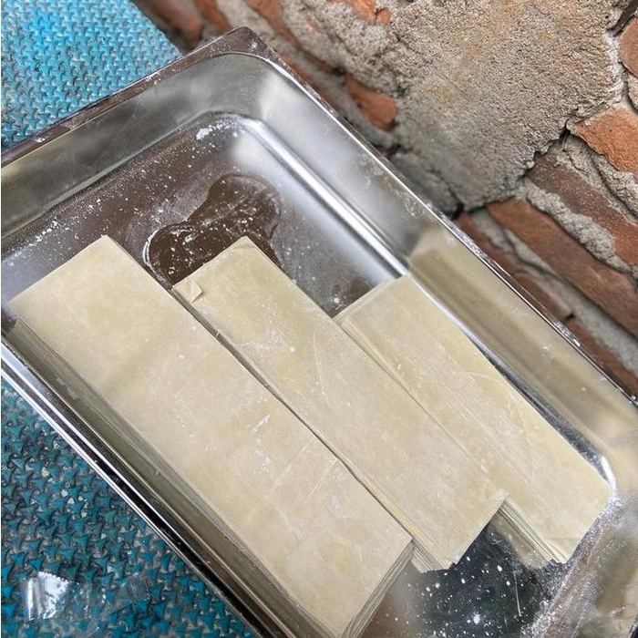 

Samosa(kulit) isi 50 lembar ukuran 7x24 7x28 28x32