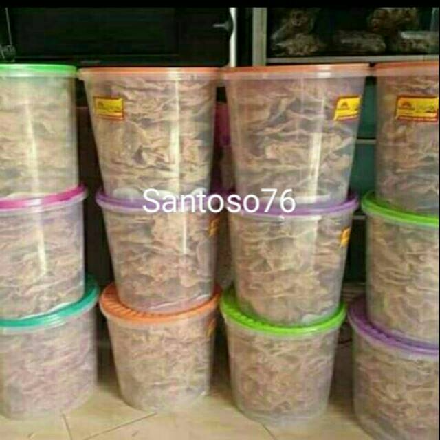 

Peyek kacang, peyek teri, peyek rebon , peyek kacang ijo, peyek kacang pedes WE!
