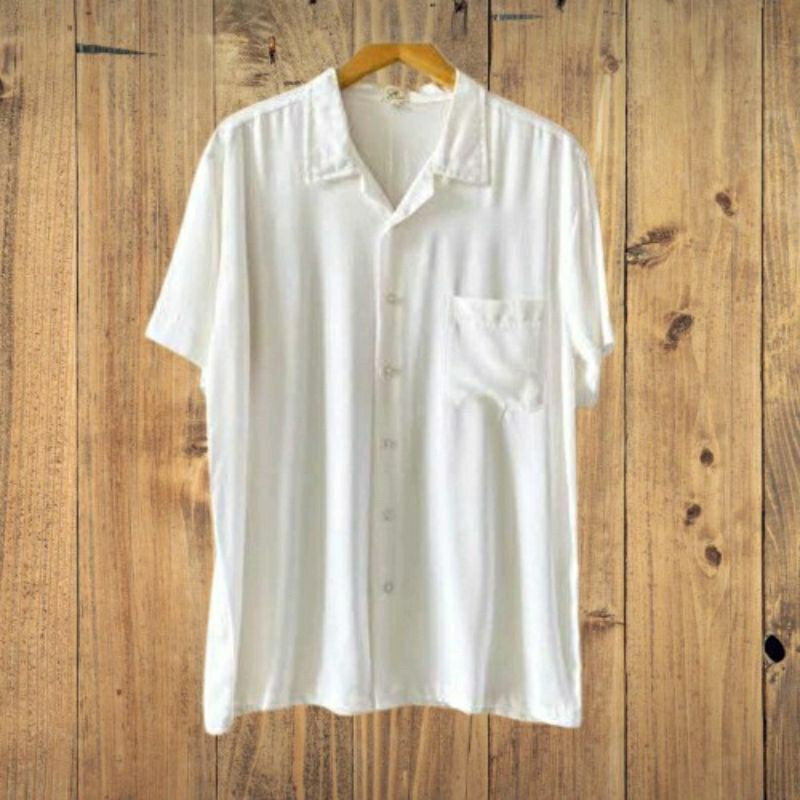 PROMO / Kemeja hawai pria polos kemeja polos kerah V-neck kemeja polos pria casual lengan pendek