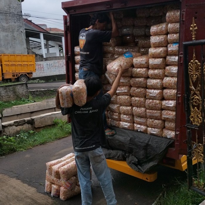 

kerupuk bawang spesial -kuning 5 kg DISTRIBUTOR KERUPUK