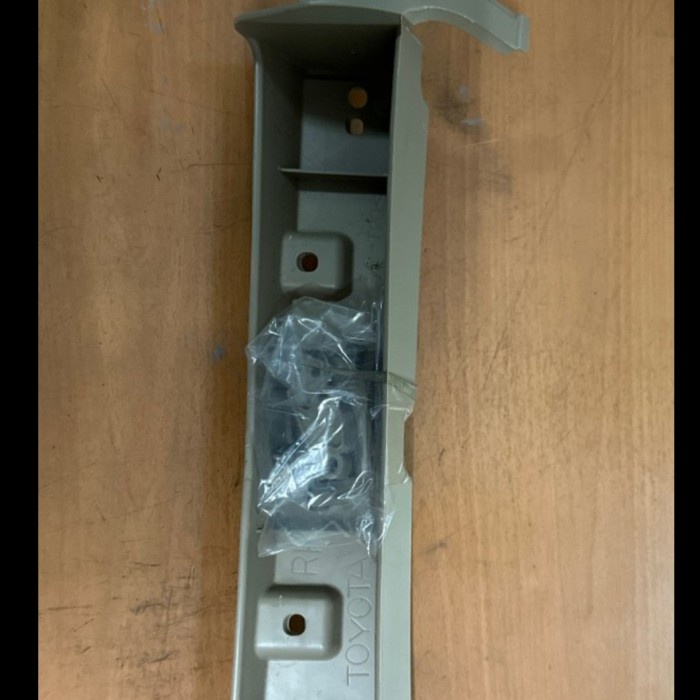 TUTUP LACI ATAS DASBOAR INNOVA 2004-2010 KREM ORIGINAL