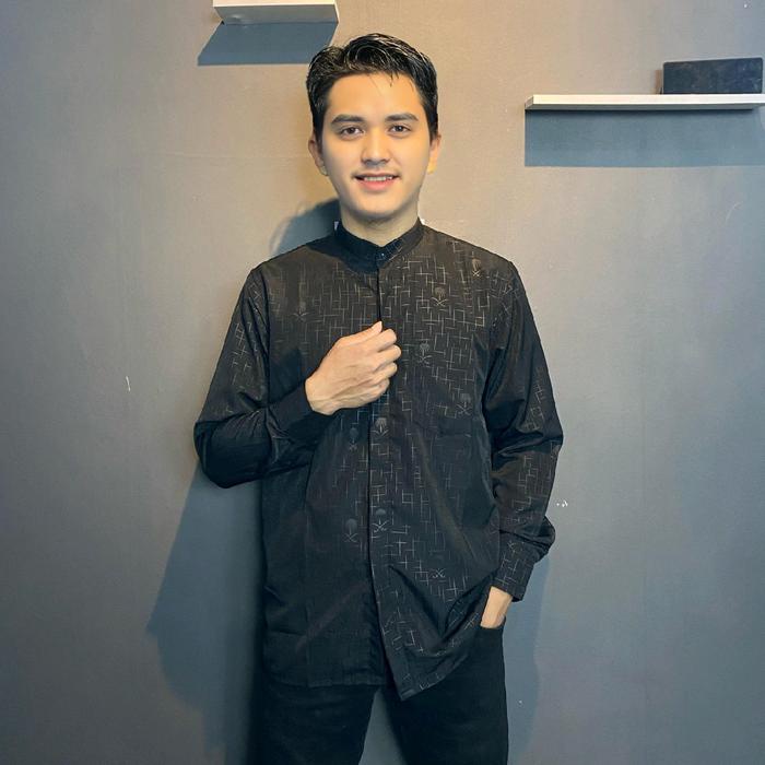 

Hm - Koko Azri- Motif Kurma, Baju Kemeja Koko Pria Terbaru Mewah Elegan Kekinian Kemko Sultan Motif