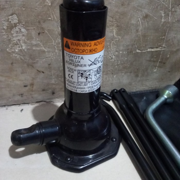 DONGKRAK MOBIL.HILUX.FORTUNER.ORI