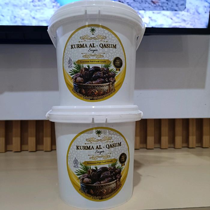 

Lezat- Kurma Al Qasiim Kemasan 2 Ember - Buah Kurma dalam Ember Terbaik - Gula, Zuriat, Lemon,