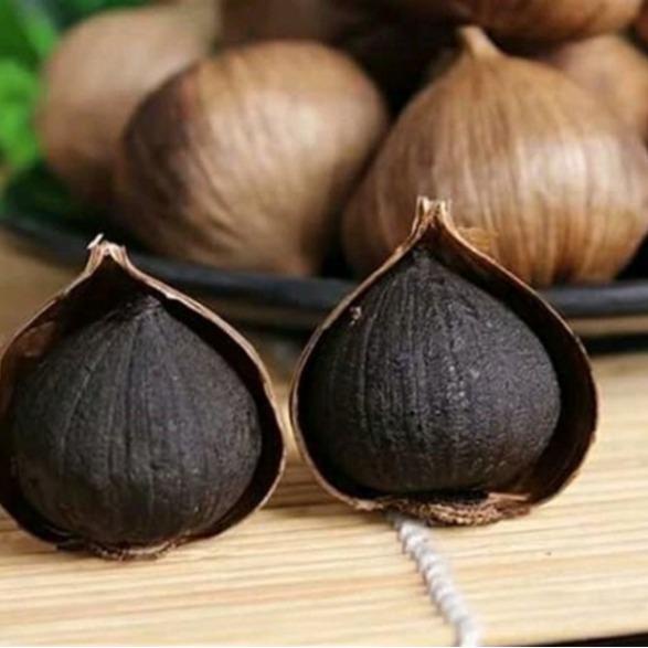 

Lezat- Black Garlic JSR 100 gram Bawang Hitam Fermentasi Bawang Tunggal