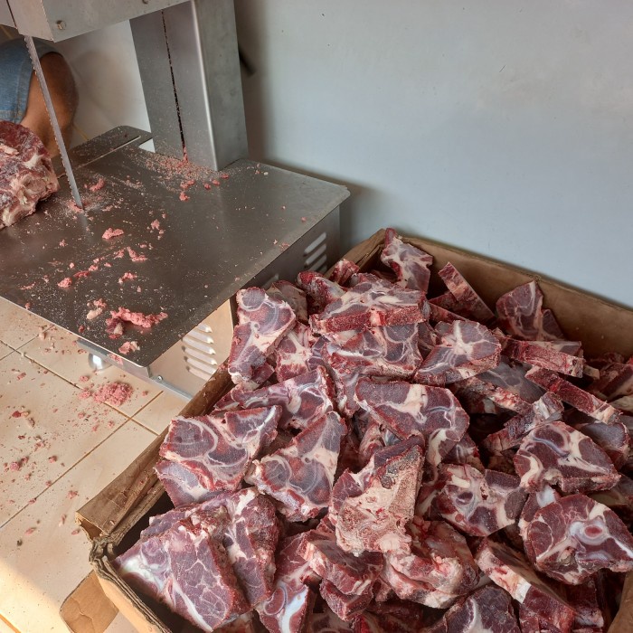 

Lezat- Iga gondrong / Backbone daging tebal import AUS