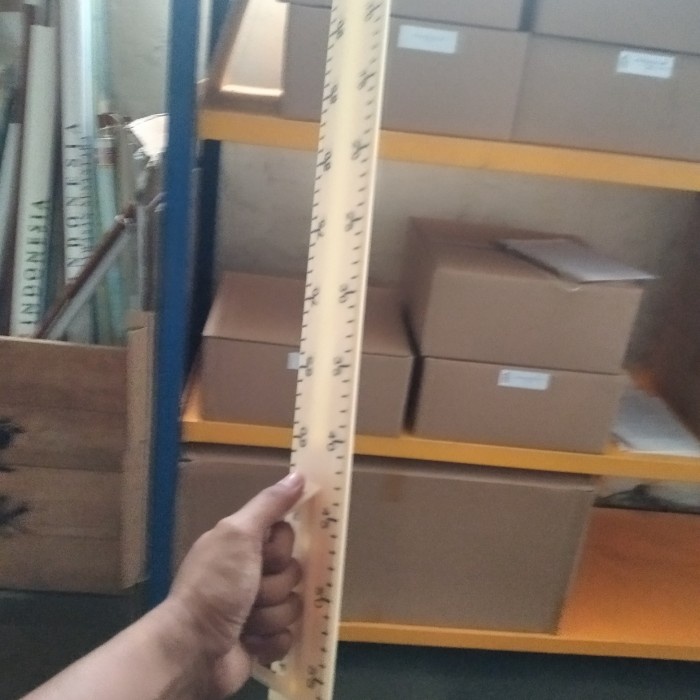 

TERLARIS Penggaris Besar Plastik 100 cm - Untuk Guru