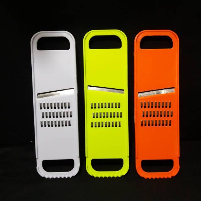 (Expert) (1 pcs) Parutan Wortel Kentang Keripik Singkong Multifungsi model 2 in 1 bahan plastik