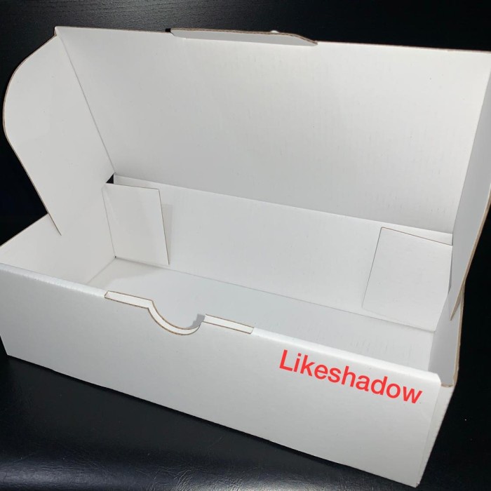 (Expert) pizza box / kardus / karton / uk 25x12x7 cm / E flute / die cut/ putih