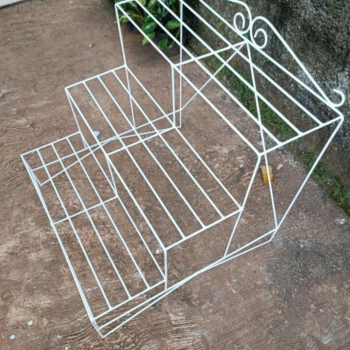 RAK TANAMAN 3 TINGKAT / RAK TANAMAN BESI /RAK POT BESI