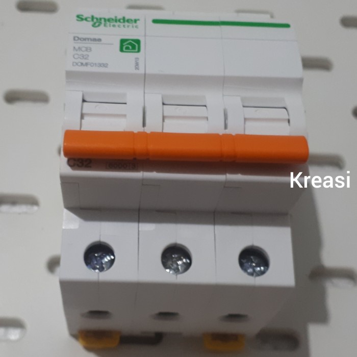 Mcb 3 Phase C32 32 Ampere Domae Domf01332 Schneider Merlin Gerin