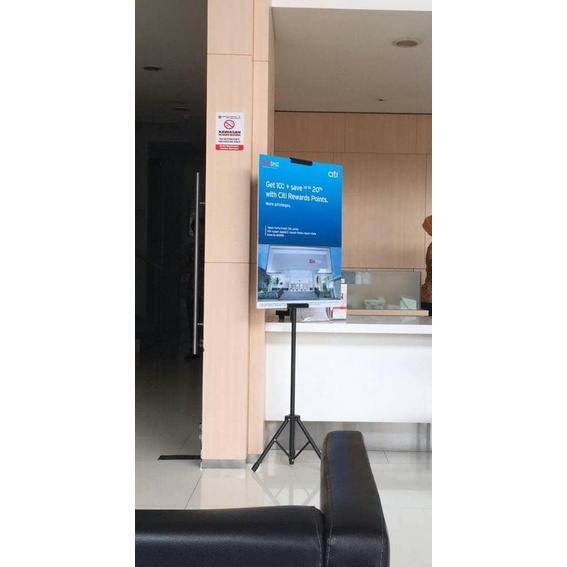 

TRIPOD BANNER STAND / TRIPOD POSTER STAND