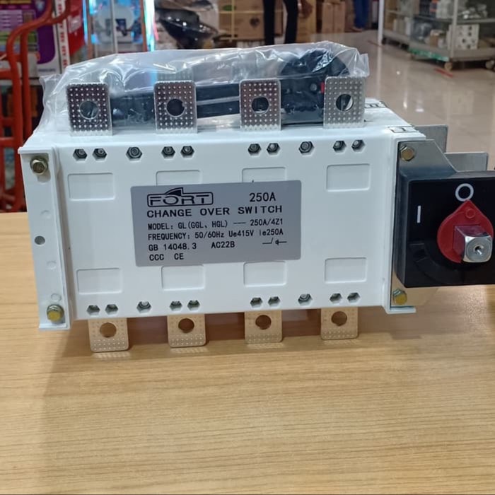 Banyak Dicari Cos Change Over Switch 250A 4P