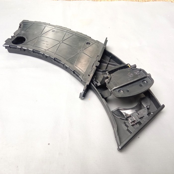 Cup Holder Dashboard Depan Kanan Hitam Bmw E90 E90 Lci 7127462 (Second)