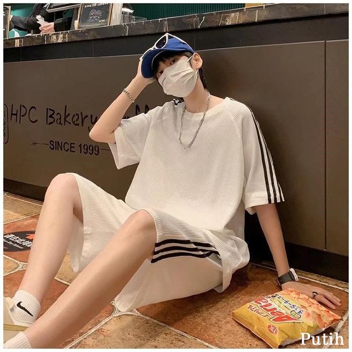 READY STOK SATU SET PAKAIAN PRIA PAKAIAN SET BAJU SETELAN PRIA BAJU OLAHRAGA PRIA SET KAOS PAKAIAN