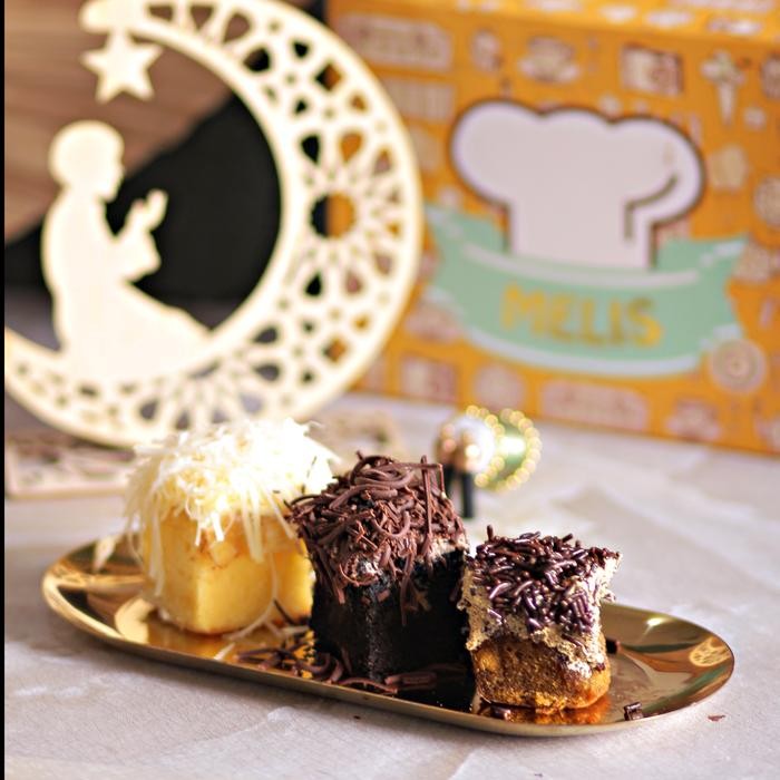 

NewZbgt- Triple Box Sponge Cake