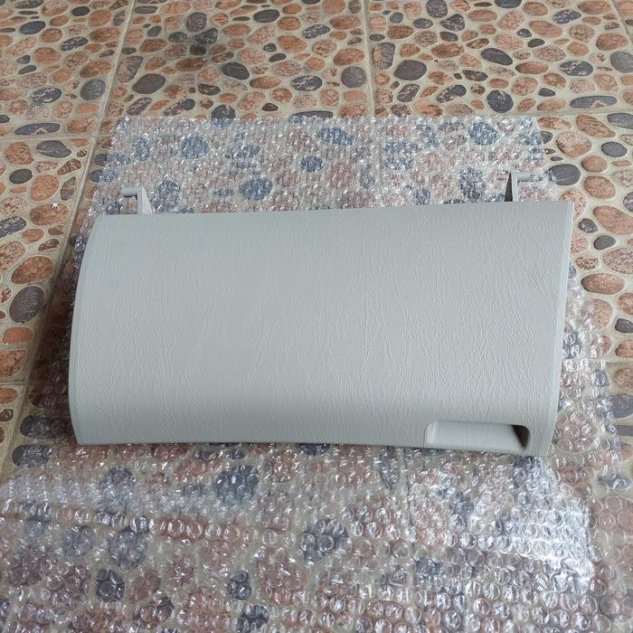 Tutup Laci Atas Innova Lama