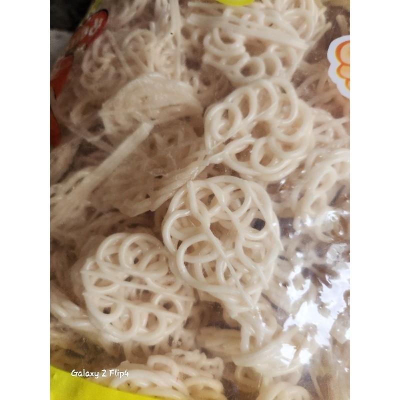 

Cemal Cemil Makyus Kerupuk Mawar Mentah Ukuran 1Kg Putih