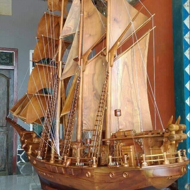 Miniatur Kapal Pinisi Phinisi Dewa Ruci Kayu Jati Lapak Jepara