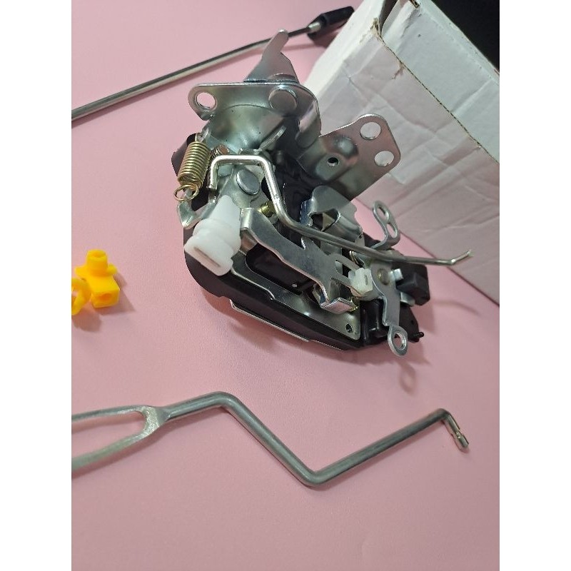 Door Lock Pintu Depan Mobil Kijang Kapsul 1997 sampai 2004