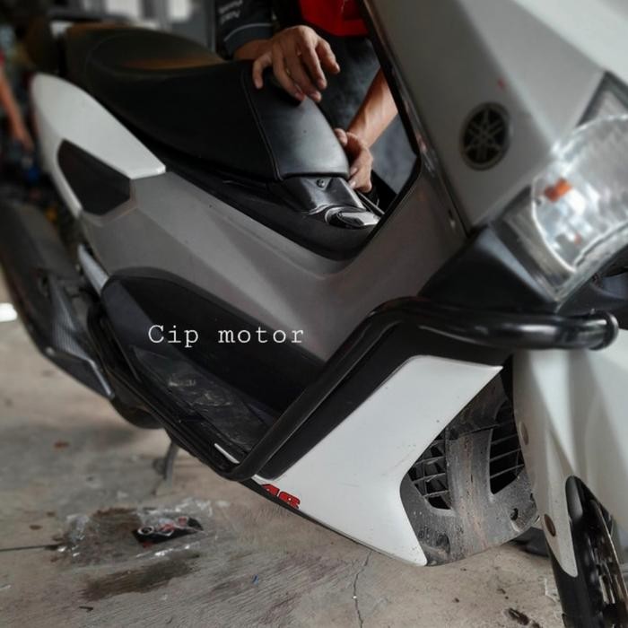 Crashbar Dudukan Lampu Tembak Nmax Old 2015 - 2019