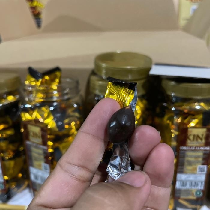 

Terlaris- 1 Kardus Coklat Almond Toples Isi 4 Toples