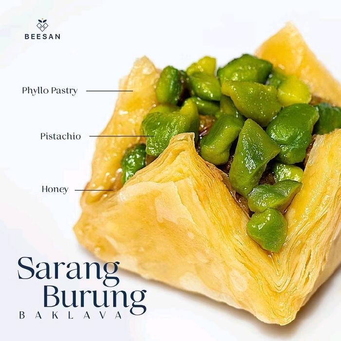 

Beesan Classic Baklava Assorment Premium Package Cemilan Khas Turki Pastry Almon Pistachio Wallnut