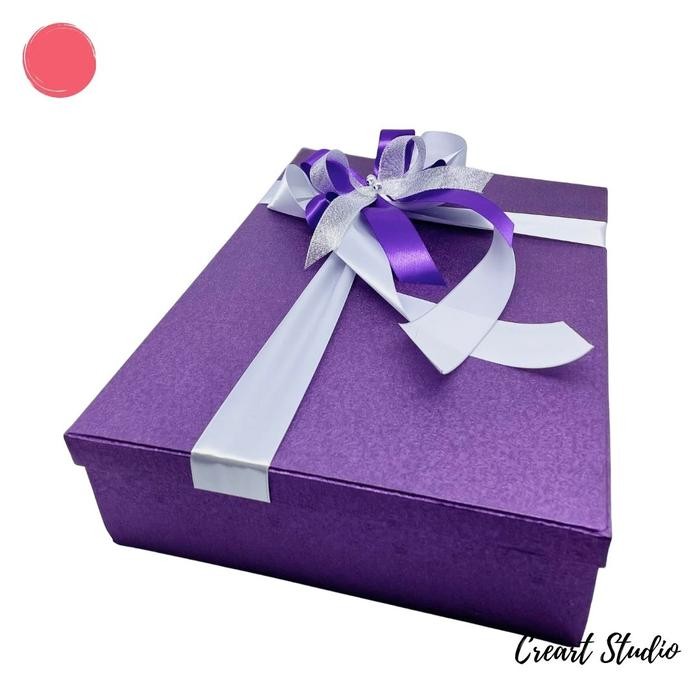 

Pesta- Kotak Kado Gift Box 35x25 cm Tinggi 8 cm - Purple