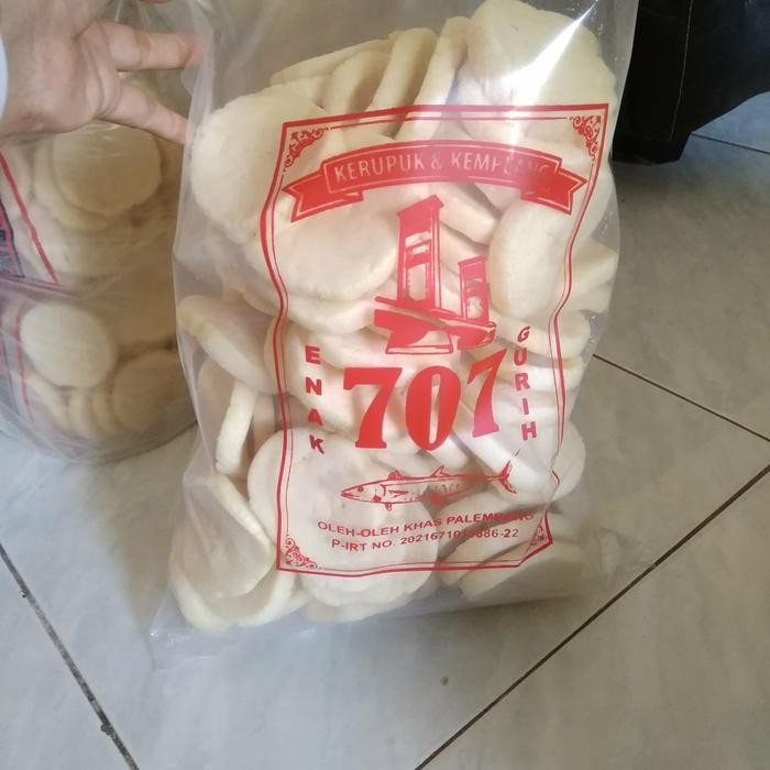 

JTTOP" KEMPLANG KANCING TENGGIRI SUPER 707/KERUPUK SUPER/KHAS PALEMBANG/250GR