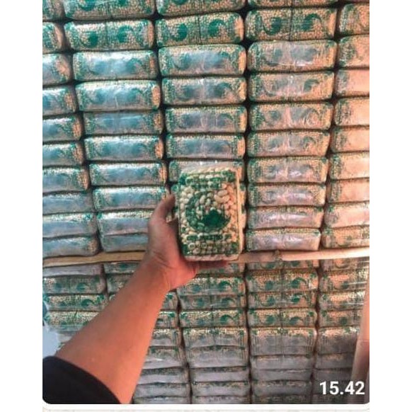 

JTTOP" KACANG KUPAS 3 BUNGKUS KEMASAN 250 GRAM SIAP GORENG RENYAH GURIH