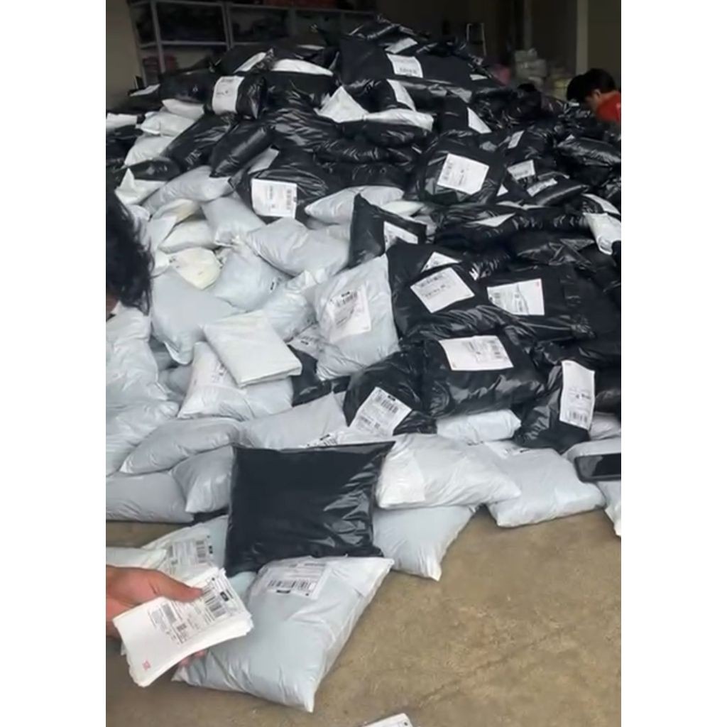 

Eumsig 1/4 Kg Makaroni Cikruh Daun Jeruk Pedas Gurih