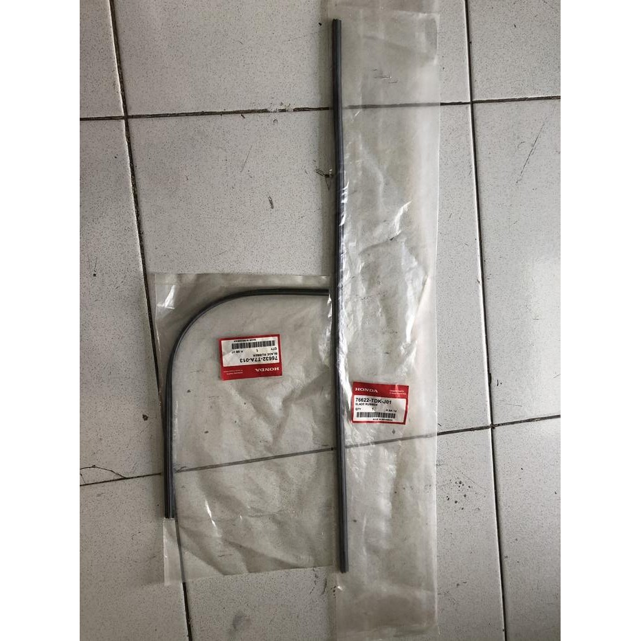PREMIUM Karet Wiper Depan Hrv Original Honda