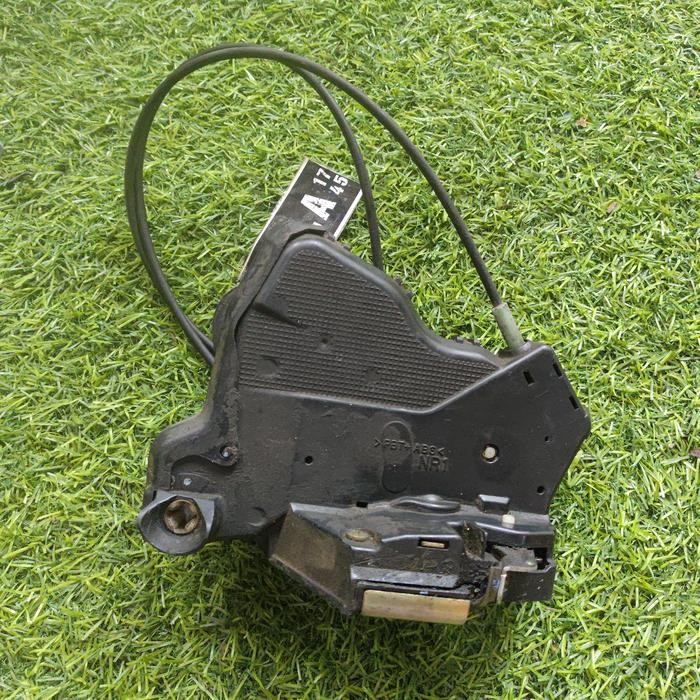 Doorlock Pintu Kanan Depan Innova Hilux Fortuner Copotan