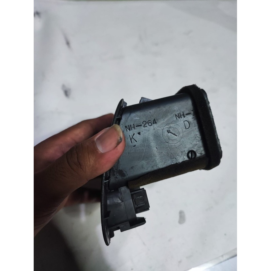 Kisi Lobang Ac Kanan Honda Civic Ferio Bekas