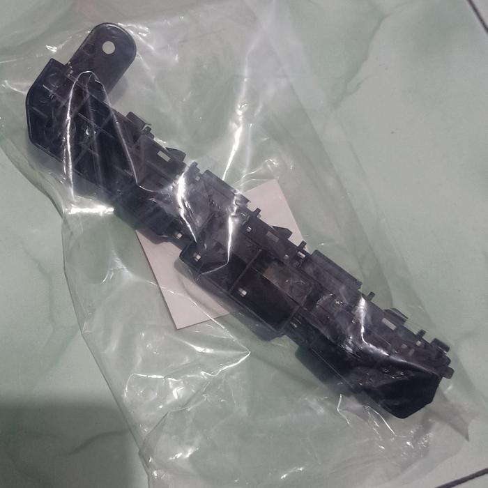Breket . Bracket Bumper Depan Honda Hrv 2015-2021 Genuine