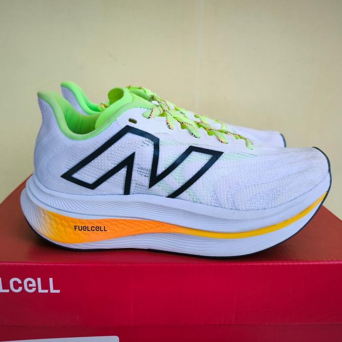 Sepatu Wanita New Balance Fuelcell SC Trainer V3 (100% ORI)