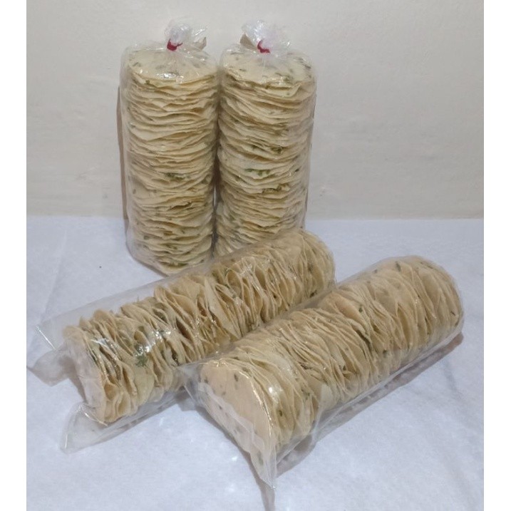 

Mamam_Asoy Kerupuk Opak Singkong Asli Kamang Bukit Tinggi Mentah Uk. Kecil (7 Cm) Isi 100 Pcs