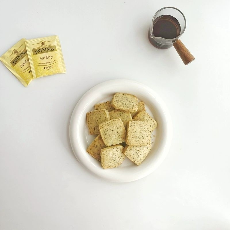 

Andrianbijaksana Mini Premium Crispy Butter Cookies Earl Grey 130 Gram - Cemilan Sehat Snack Kue