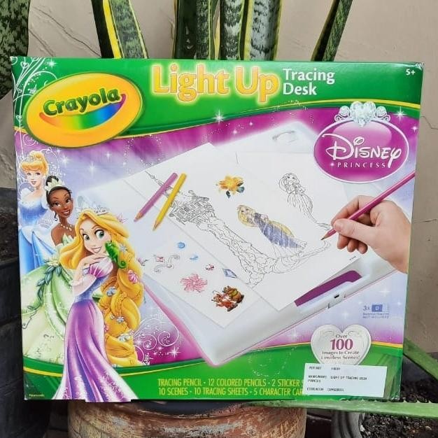 

Artemedia - Crayola Princess Light Up Tracing Desk
