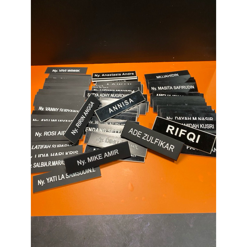 

Instant SameDay Langsung Kirim Papan Nama Dada Akrilik Grafir 1 Hari Jadi