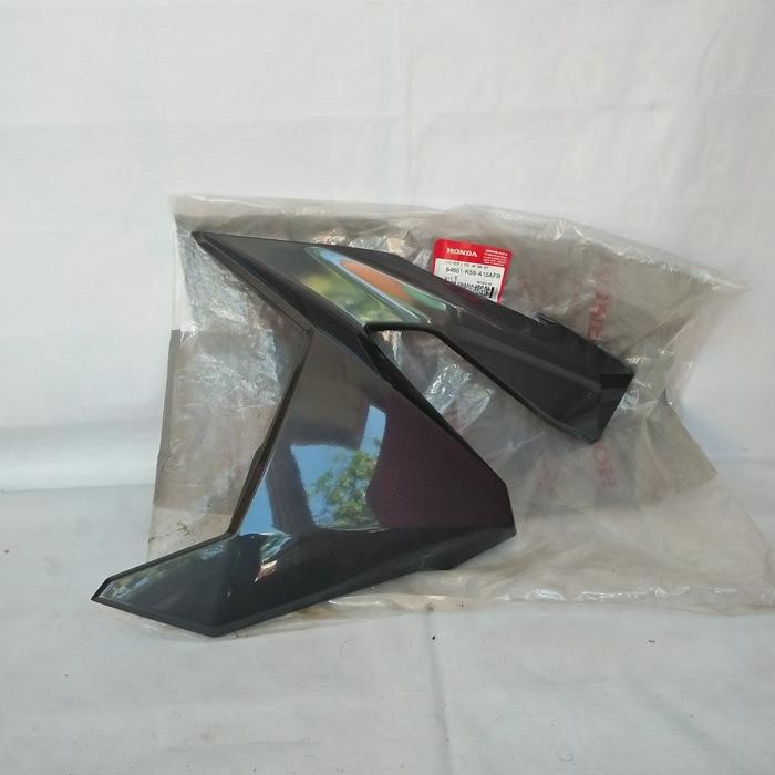 COVER BODY KANAN DEPAN VARIO 125/150 ESP AHM 64601-K59-A10AFB
