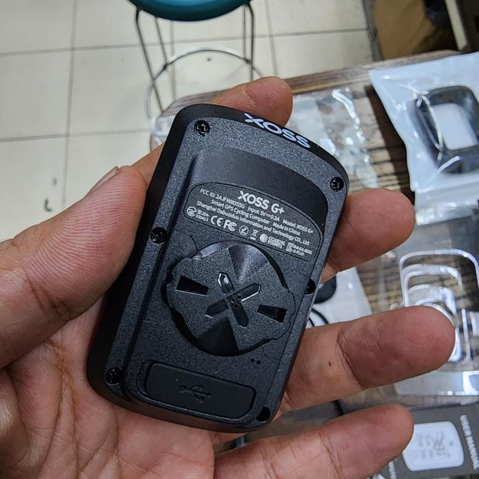XOSS G+ SPEEDOMETER CYCLO SEPEDA DIGITAL WIRELESS BLUETOOTH ANT GPS COMPUTER XOSS G+ AKSESORIS
