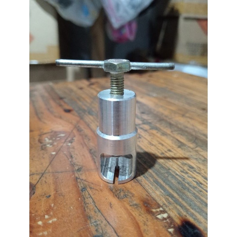 REP TAMIYA PINION PULLER / TRACKER GEAR PINION DINAMO TAMIYA / PROPELLER